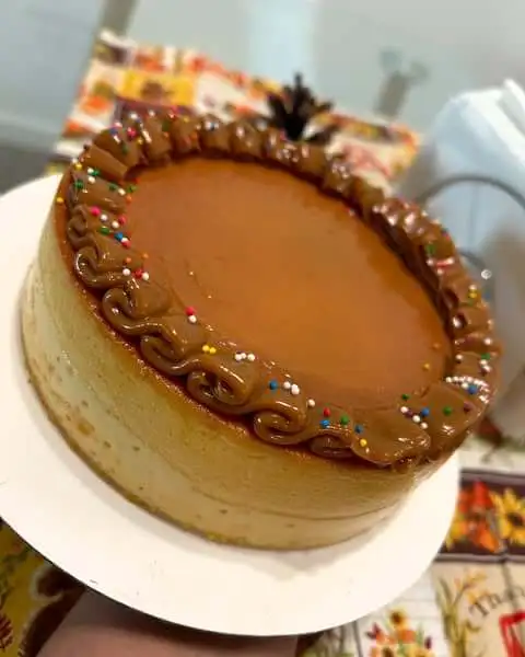 Artisanal custom wedding cake in Orlando